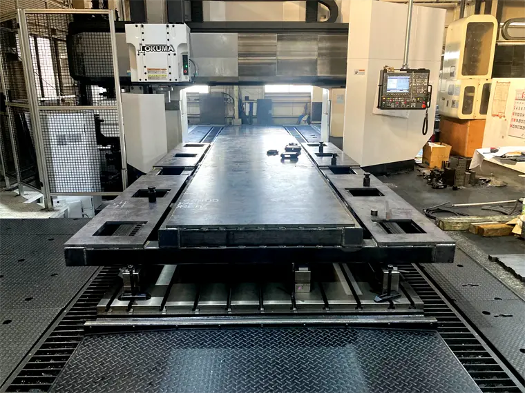 大型車両用治具ベース